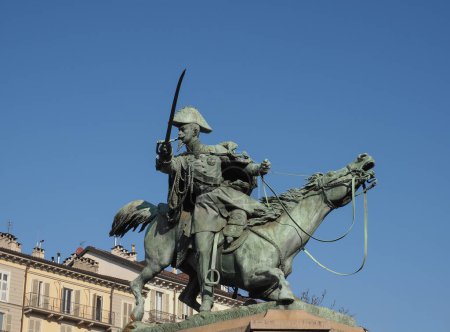 Foto de Monumento a Ferdinando di Savoia por el escultor Alfonso Balzico hacia 1866 en Turín, Italia - Imagen libre de derechos