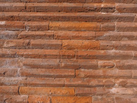 Téléchargez les photos : Style industriel Ancien mur de briques rouges romaines utile comme fond - en image libre de droit