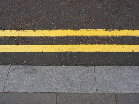 doppelte gelbe Linie kein Parkverbotsschild