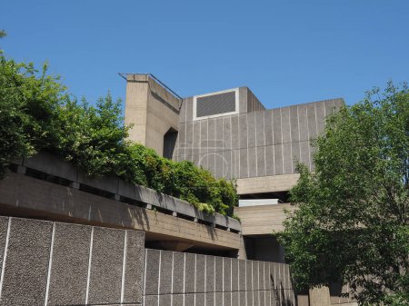 Téléchargez les photos : La Hayward Gallery, nouvelle architecture brutaliste emblématique à Londres, Royaume-Uni - en image libre de droit