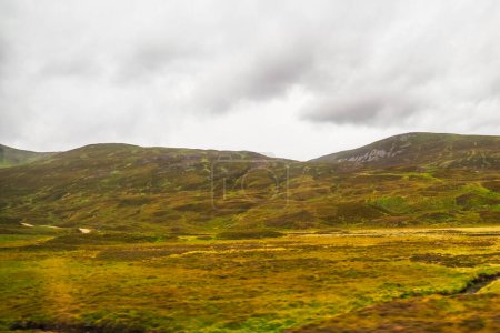 Panorama de las tierras bajas escocesas entre Kingussie y Pitlochry