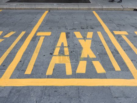 jaune taxi parking signalisation routière