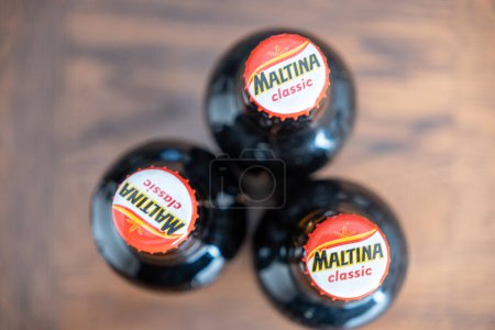 Foto de Botellas de bebida nigeriana de malta - Imagen libre de derechos