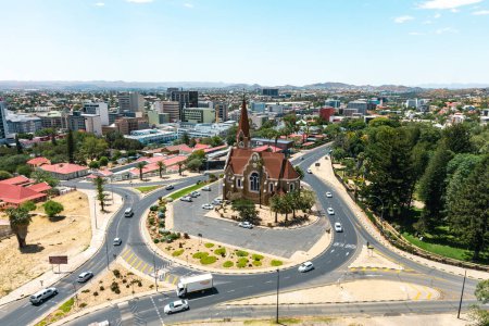 Téléchargez les photos : Christus Kirche, ou Christ Church. Destination touristique populaire dans Windhoek, Namibie. Afrique. - en image libre de droit
