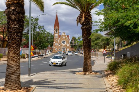 Téléchargez les photos : Christus Kirche, ou Christ Church. Destination touristique populaire dans Windhoek, Namibie. Afrique. - en image libre de droit