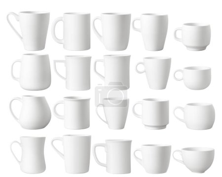 Foto de Conjunto de tazas blancas realistas aisladas sobre un fondo blanco. Conjunto de cubetas blancas realistas.Plantillas para diseño. Ilustración, representación 3d - Imagen libre de derechos