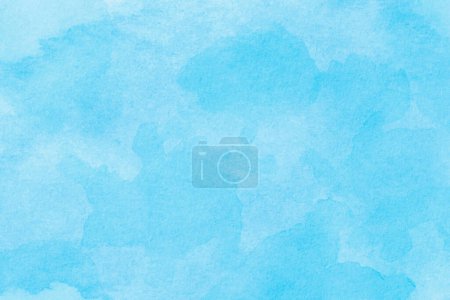 Téléchargez les photos : Illustration aquarelle art nuageux abstrait bleu texture fond, nuages et motif ciel. Teinture aquarelle avec motif de peinture à la main sur papier aquarelle pour bannière de papier peint et désir - en image libre de droit