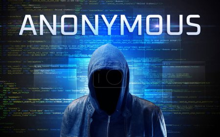 Téléchargez les photos : Hacker sans visage avec inscription ANONYMOUS sur un fond de code binaire - en image libre de droit