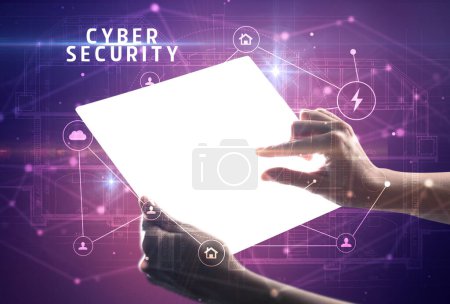 Foto de Tableta futurista con inscripción CYBER SECURITY, concepto de seguridad cibernética - Imagen libre de derechos