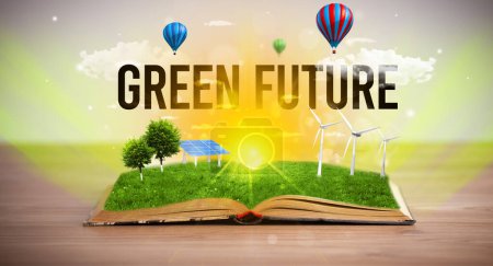 Téléchargez les photos : Livre ouvert avec inscription GREEN FUTURE, concept d'énergie renouvelable - en image libre de droit