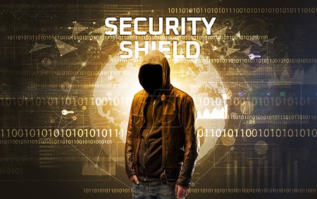 Téléchargez les photos : Hacker sans visage au travail avec inscription SECURITY SHIELD, concept de sécurité informatique - en image libre de droit
