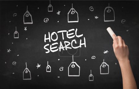 Téléchargez les photos : Dessin à la main HOTEL SEARCH inscription à la craie blanche sur tableau noir, concept de shopping en ligne - en image libre de droit