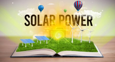 Foto de Libro abierto con inscripción SOLAR POWER, concepto de energía renovable - Imagen libre de derechos