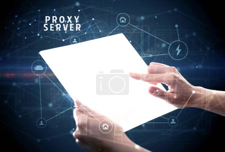 Foto de Tableta futurista con inscripción PROXY SERVER, concepto de seguridad cibernética - Imagen libre de derechos