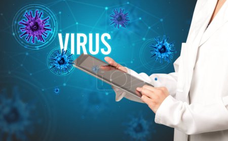 Téléchargez les photos : Médecin prescrit une ordonnance avec inscription VIRUS, concept pandémique - en image libre de droit