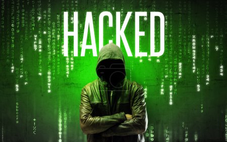 Téléchargez les photos : Hacker sans visage avec inscription HACKED, concept de piratage - en image libre de droit