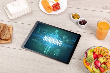 Téléchargez les photos : NURSING concept en tablette avec fruits, vue de dessus - en image libre de droit
