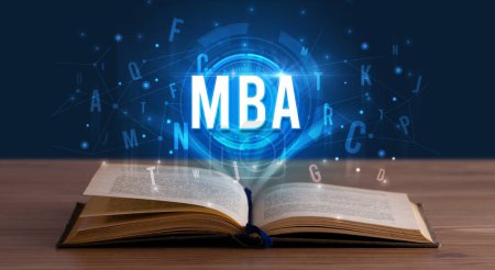 Téléchargez les photos : Inscription MBA issue d'un livre ouvert, concept de technologie numérique - en image libre de droit
