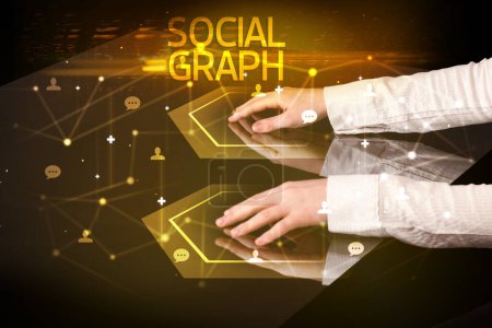 Navigation in sozialen Netzwerken mit SOCIAL GRAPH Inschrift, neues Medienkonzept