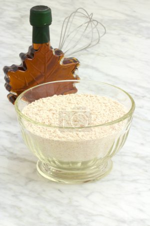 Foto de Harina de trigo con fibra extra, el ingrediente principal para sus panqueques y gofres. - Imagen libre de derechos