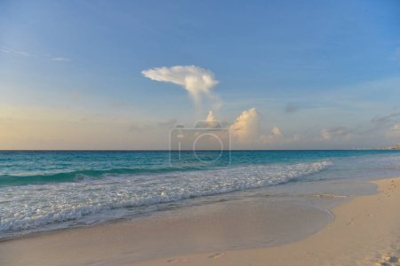 Strand am karibischen Strand in der Zona Hoteleria in Cancun Quintana Roo Mexiko.