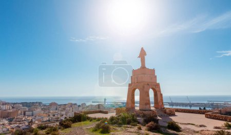 Téléchargez les photos : Almeria city- Statue of Christ above the city landscape, Spain - en image libre de droit