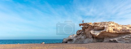Foto de Los Escullos,  beach in the cabo de gata, natural park near Almeria in Spain - Imagen libre de derechos