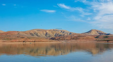 Foto de Barrage Sidi Chahed,  Meknes province in Morocco- Mountain and reflect in water - Imagen libre de derechos
