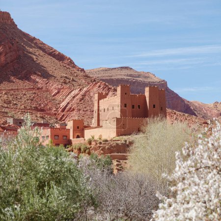 Foto de Pueblo tradicional marroquí Tamedakhte, Kasbah cerca de ait ben haddou, cerca de Ouarzazate - Imagen libre de derechos