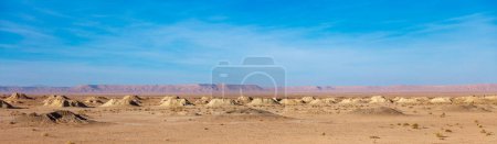 Foto de Pozo de agua en el desierto del Sahara, cerca de Erfoud, Marruecos, África - Imagen libre de derechos