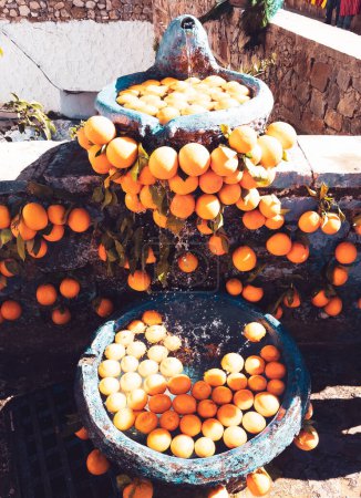 Téléchargez les photos : Fontaine d'oranges au Maroc - en image libre de droit