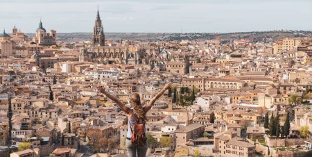 Téléchargez les photos : Tour tourisme à Tolède vue panoramique sur la ville- Espagne - en image libre de droit