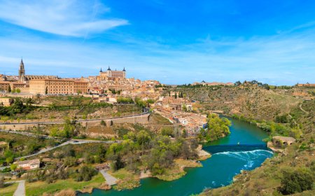 Foto de Vista panorámica del hermoso paisaje de la ciudad de Toledo en España- Castilla la mancha - Imagen libre de derechos