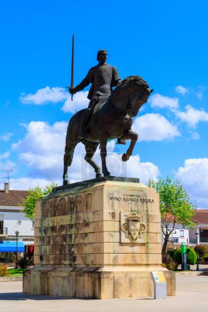 Foto de Estatua del general Nuno lvares Pereira en Batalha, Portugal 2023 - Imagen libre de derechos