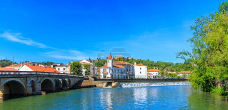 Téléchargez les photos : Tomar cityscape- Voyage en Europe- tourisme touristique au Portugal - en image libre de droit