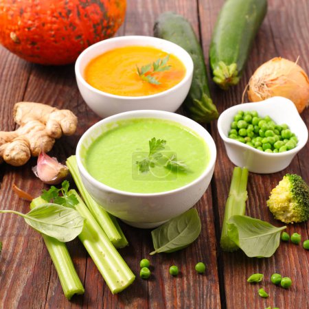 Téléchargez les photos : Assortiment de légumes colorés soup- saine alimentation, alimentation ou aliments diététiques - en image libre de droit
