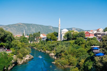 Foto de Ciudad de Mostar y el río Neretva- turismo turístico, viajes en Bosnia - Imagen libre de derechos