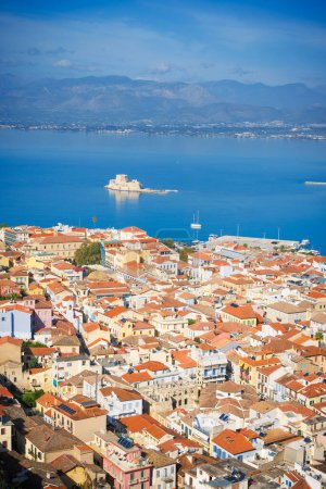 Foto de Vista panorámica de la ciudad de Nafplio en Grecia - Imagen libre de derechos