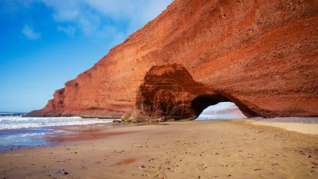 Téléchargez les photos : Maroc, Arcs rouges de la plage de Legzira - en image libre de droit