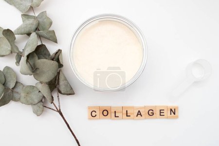 Foto de Collagen powder with the inscription Collagen. - Imagen libre de derechos