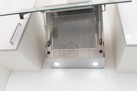 Téléchargez les photos : Retour d'air d'alimentation de hotte - Systèmes de ventilation de cuisine - en image libre de droit