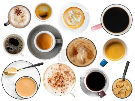 Téléchargez les photos : Ensemble de tasses à café isolées sur fond blanc, collection de menus café vue du dessus - en image libre de droit
