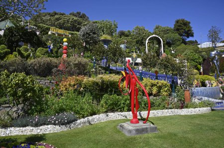Téléchargez les photos : Christchurch, Nouvelle-Zélande - 14 octobre 2023 ; Colourful Mosiac Garden in The Giants House Garden ; Canterbury, Akaroa ; Nouvelle-Zélande - en image libre de droit