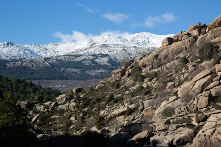 Téléchargez les photos : Neige et Nuages, Parc National de Pedriza, Manzanares, Madrid, Espagne - en image libre de droit
