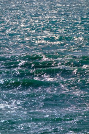 Téléchargez les photos : Italie, Manche Sicile, mer Méditerranée agitée en hiver - en image libre de droit