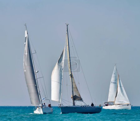 Téléchargez les photos : Italie, Sicile, Mer Méditerranée, course de voiliers - en image libre de droit