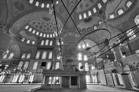 Foto de Turquía, Estambul, la Mezquita Imperial Sultanahmet, también conocida como la Mezquita Azul, (construida en el siglo XVII por el arquitecto Mehmet) - Imagen libre de derechos