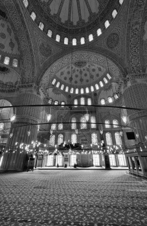 Foto de Turquía, Estambul, la Mezquita Imperial Sultanahmet, también conocida como la Mezquita Azul, (construida en el siglo XVII por el arquitecto Mehmet) - Imagen libre de derechos