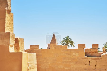 Téléchargez les photos : Image du temple Karnak à Louxor en Égypte. Photo de haute qualité - en image libre de droit