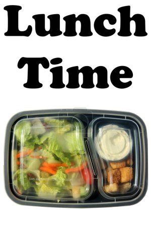 Téléchargez les photos : Lunch time, Restaurant Food to Go. Caesar Salad. Green Salad. Blue Cheese Salad. Mixed Green Salad. Food Delivery. Lunch. Dinner. Packaged Food to go. Isolated on white. Room for text. Lunch Time. - en image libre de droit